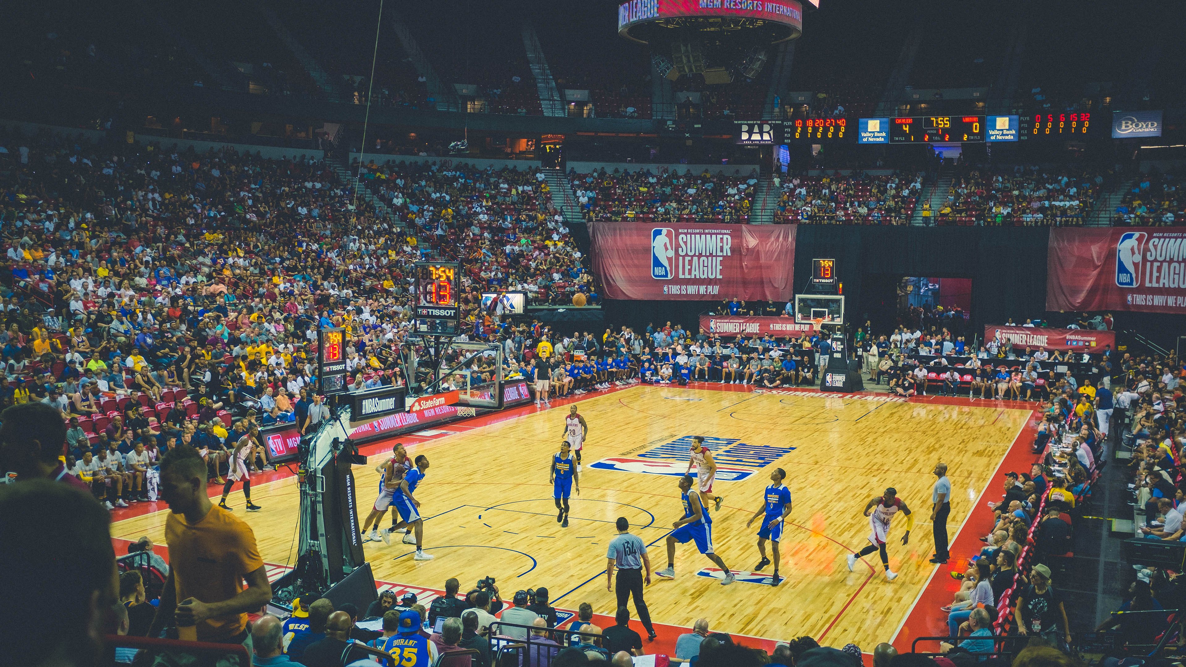 世界杯季后赛爆出冷门!切尔西小胜俄克拉荷马城雷霆,争冠形势突变